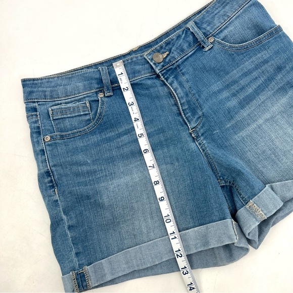 NEW YORK & COMPANY Denim Blue Women's Shorts Size 10 - Picture 7 of 12